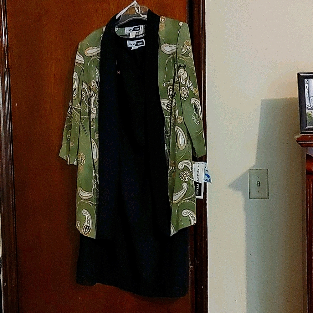 2 piece Dress set; size 16W; never worn